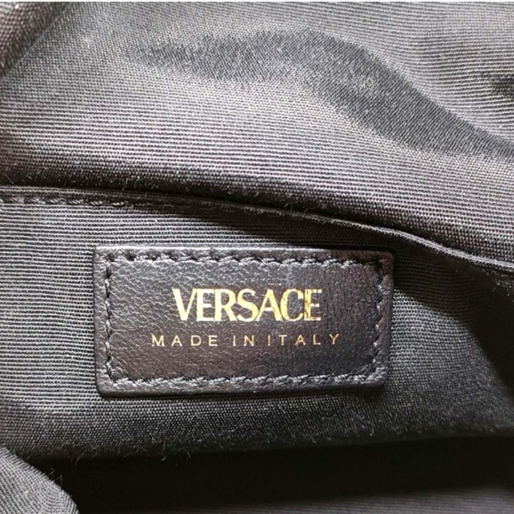 Authentic VERSACE NAPPA QUILTED MEDUSA BUCKET BAG - Picture 8 of 12
